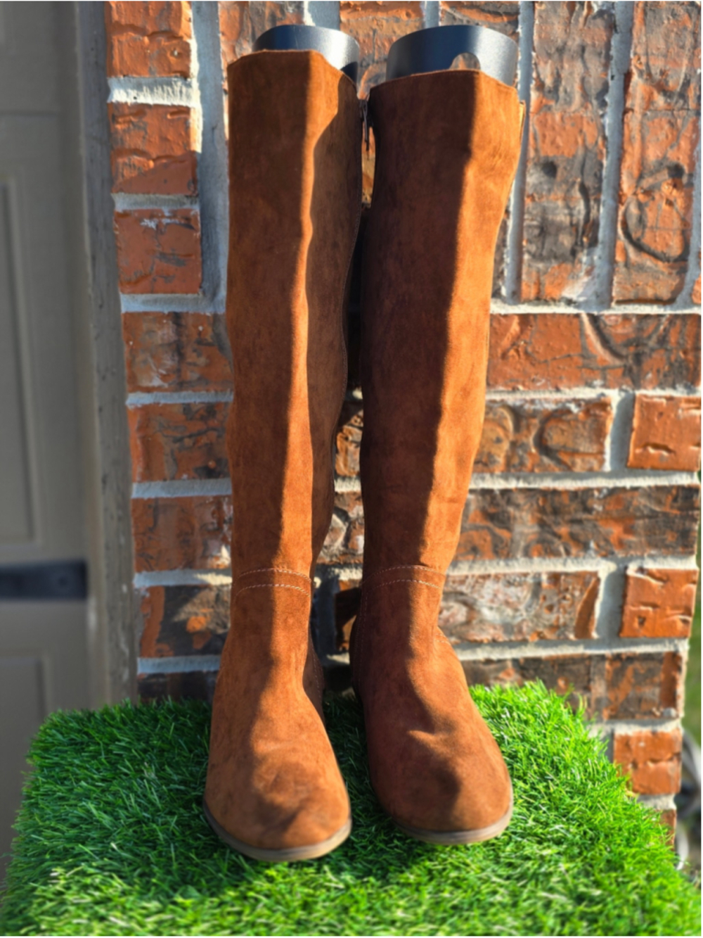 Universal Thread Women’s Brown Tall Boots Size 11 Side Zip Low Heel